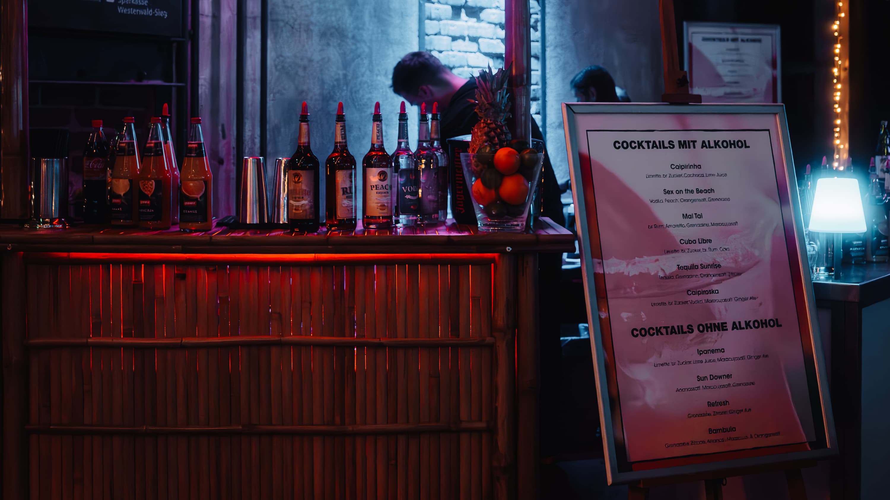 Atmosphärische Hero-Aufnahme von Pfeil's Cocktail Catering mit mobiler Bar