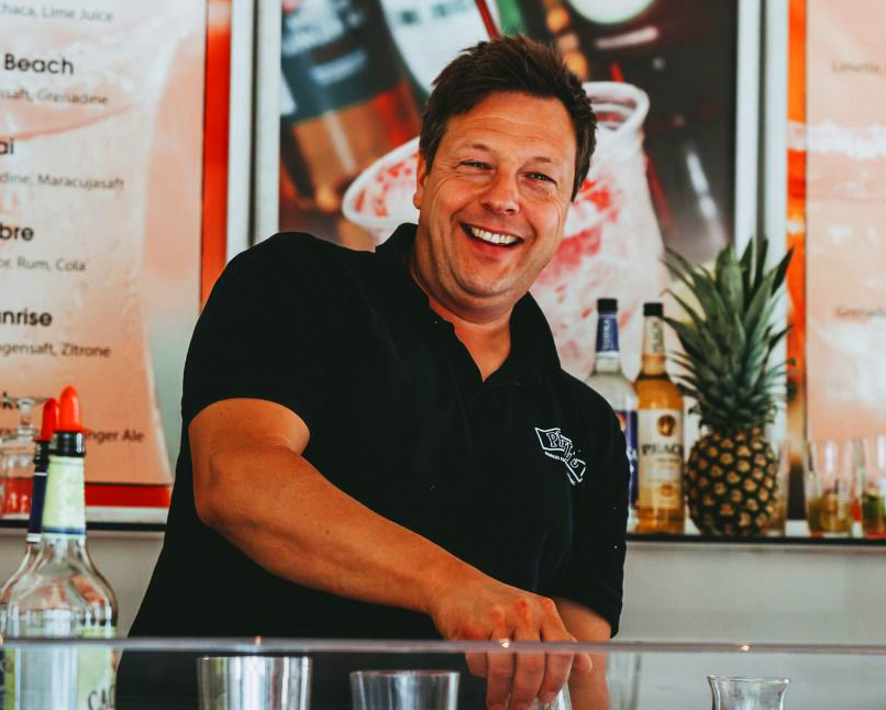 Erfahrenes Team von Pfeil's Catering mit Leidenschaft für Cocktails und Service